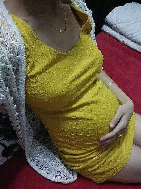 妻子生產一月後,肚子又大了起來,醫院檢查後,丈夫低下了頭