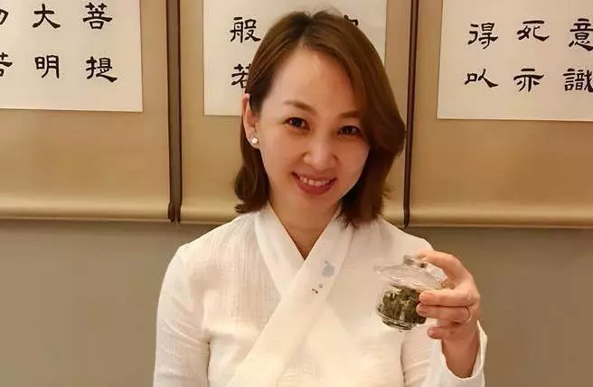 郁方「身價上億」卻投身公益22年,她直言:死前會把財產捐光,小孩不要打父母財產的主意!