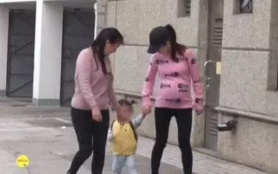 「天王嫂」最新行蹤!方媛挺6月孕肚帶1歲女兒散步,Chantelle主動跟記者打招呼萌態十足!