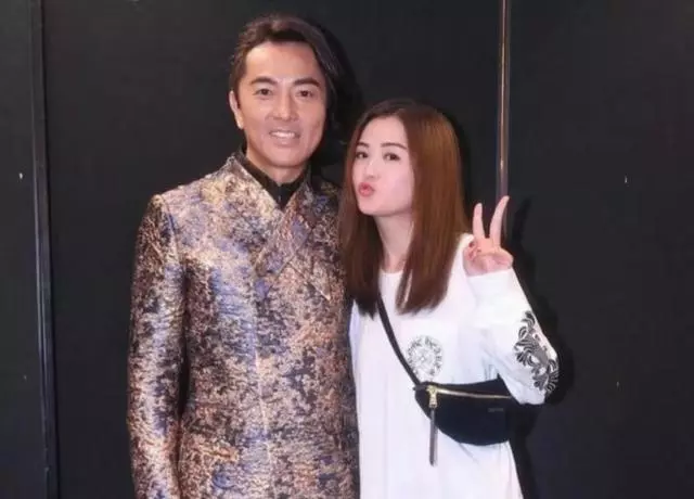 51歲鄭伊健買房慶演唱會成功!恩愛多年,房子卻沒有太太名字?