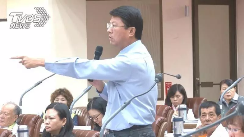 吳子嘉公布民調!謝龍介「領先」臉卻鐵青 網揭背後原因