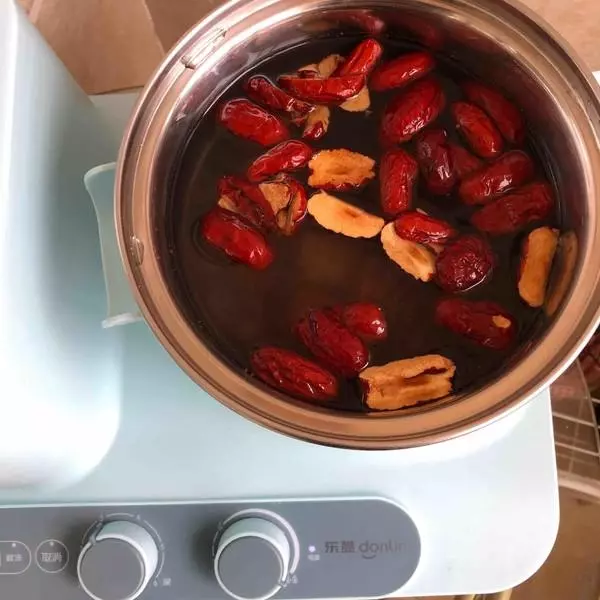 姨媽期腰酸背痛、手腳冰涼,一碗熱乎乎、甜蜜蜜的甜品來拯救你