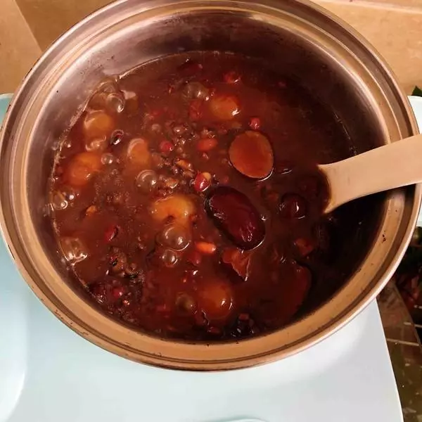 姨媽期腰酸背痛、手腳冰涼,一碗熱乎乎、甜蜜蜜的甜品來拯救你