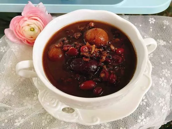 姨媽期腰酸背痛、手腳冰涼,一碗熱乎乎、甜蜜蜜的甜品來拯救你