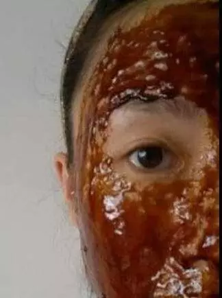 教你一個去皺新方法,很多大姐都在用,非常管用還省錢!