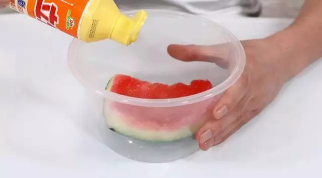教你一個妙招,家裡蒼蠅、蚊子、小飛蟲來一隻滅一隻,再也不煩惱