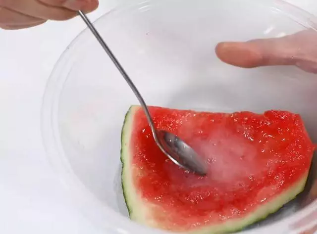 教你一個妙招,家裡蒼蠅、蚊子、小飛蟲來一隻滅一隻,再也不煩惱
