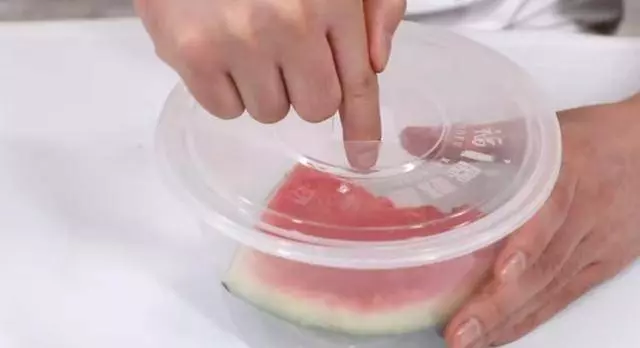 教你一個妙招,家裡蒼蠅、蚊子、小飛蟲來一隻滅一隻,再也不煩惱