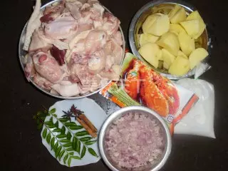 馬來西亞*咖哩雞*(食譜) 它的味道香濃，令人忍不住添多一碗飯!先收藏！