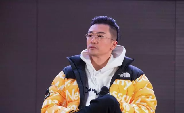 45歲蘇有朋換了新髮型,從大叔秒變「小鮮肉」!趙薇直呼:太嫩了~