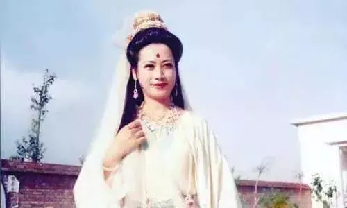 她扮演"觀音"時發生幾次怪事,沒人能解釋!之後便開始信佛