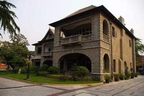 我搬新家嫂子送來326塊錢,說:這是一千,少給的是你老公欠我