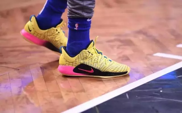 【球鞋匯】NBA球員今日球鞋上腳:詹姆斯上腳紫金配色LeBron 16,YEEZY新推出了籃球鞋!