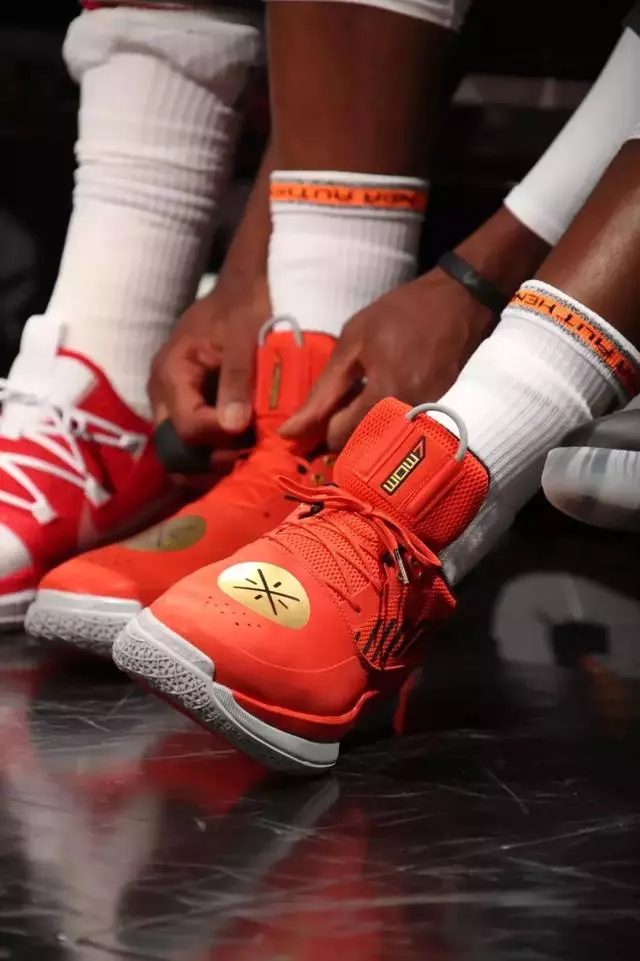 【球鞋匯】NBA球員今日球鞋上腳:詹姆斯上腳紫金配色LeBron 16,YEEZY新推出了籃球鞋!