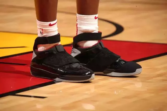 【球鞋匯】NBA球員今日球鞋上腳:詹姆斯上腳紫金配色LeBron 16,YEEZY新推出了籃球鞋!