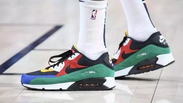 【球鞋匯】NBA球員今日球鞋上腳:詹姆斯上腳紫金配色LeBron 16,YEEZY新推出了籃球鞋!