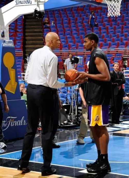 威力無比的天勾為啥沒人願意學?小Gasol:這動作真的太難學習了,我一勾球就飛了!