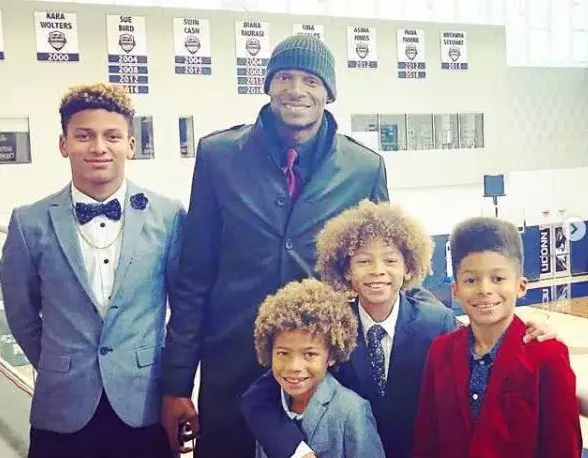 絕配!Ray Allen社交網站曬4個兒子的合照,球迷調侃:全部招來給Kobe做女婿!