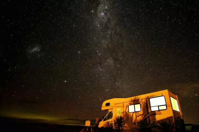 為什麼外國人說中國人旅行累,看看他們的旅行方式,你就明白了!