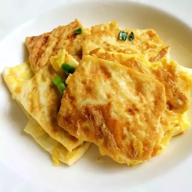 雞蛋和豆腐一起炒,味道比大魚大肉還好吃!