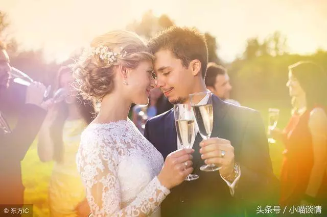 和相親男吃飯,我故意點貴菜,結帳時他說沒帶錢包,我決定嫁給他