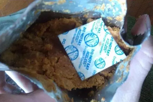 零食包裝里的乾燥劑千萬別扔,它的用途你都知道了嗎?