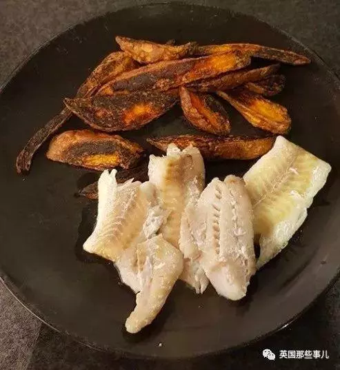 英國網友曬自己做的「美食」求打分,看完簡直頓時不想吃飯……