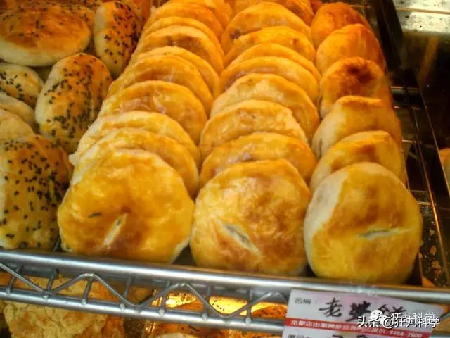 原來每一碗龜苓膏里,都有一隻沒了書包的烏龜在流淚