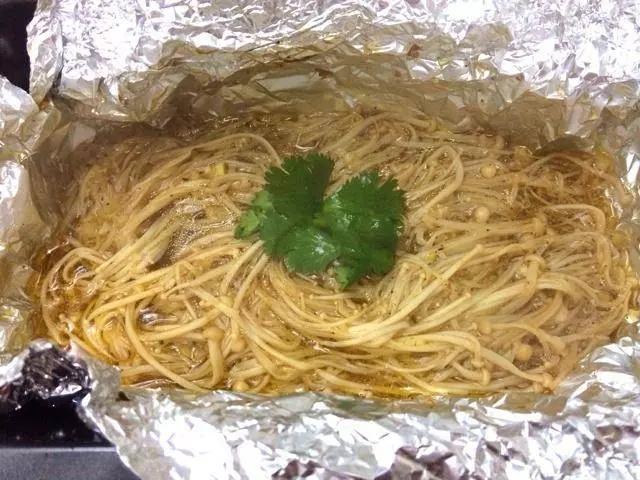 營養美味的19款金針菇做法 好吃不貴 比紅燒肉都下飯