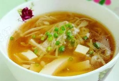 營養美味的19款金針菇做法 好吃不貴 比紅燒肉都下飯