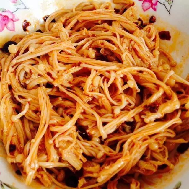 營養美味的19款金針菇做法 好吃不貴 比紅燒肉都下飯