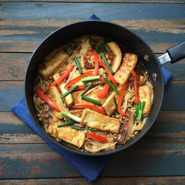 營養美味的19款金針菇做法 好吃不貴 比紅燒肉都下飯