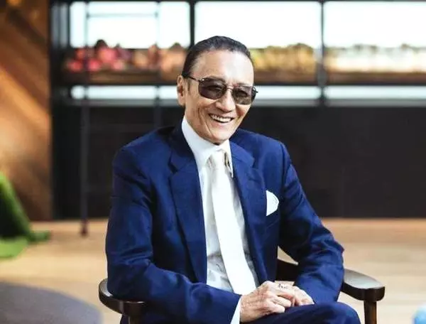 她是唯一敢甩謝賢的人,李連杰欣賞尊重她,如今71卻活得像20歲!