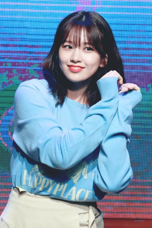 少女時代《Gee》推出時,IZONE安俞真只有6歲?