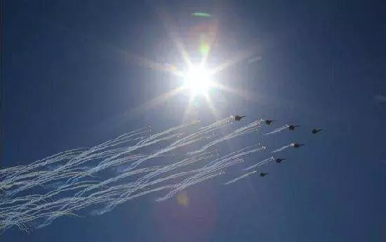 中國空軍實力大增,國產新型戰機傳來好消息!數量超越殲20