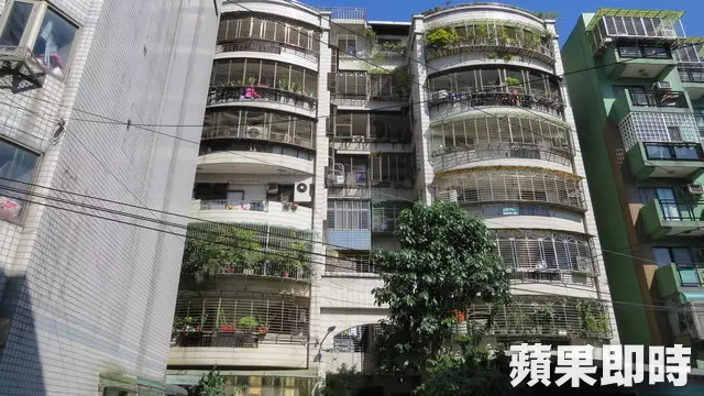 《星星知我心》童星珮珮長大救母!她擁有「多國律師證照」成功將母親千萬房產全討回, 網贊:【臺灣人超硬骨】