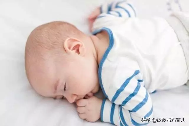 孩子的睡姿暗示了不同的性格,准嗎?若你娃是第4種,那可要留心