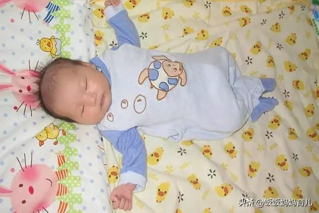 孩子的睡姿暗示了不同的性格,准嗎?若你娃是第4種,那可要留心