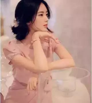 什麼年紀就該穿什麼衣服,女人千萬別穿錯!