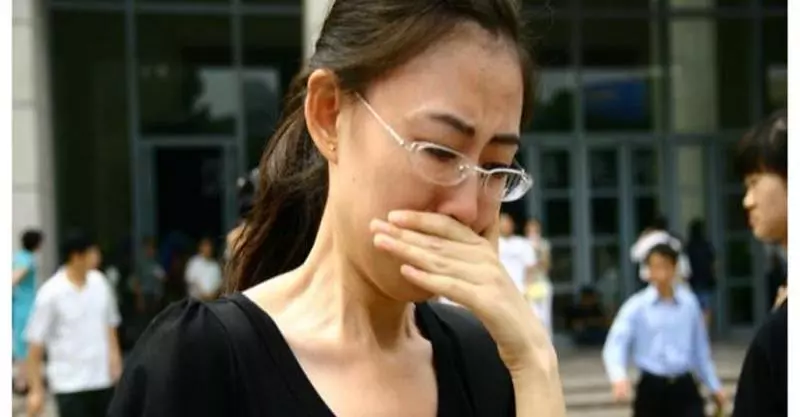 大哥去世,婆婆趕走大嫂,大嫂再婚,婆婆給了我一張銀行卡