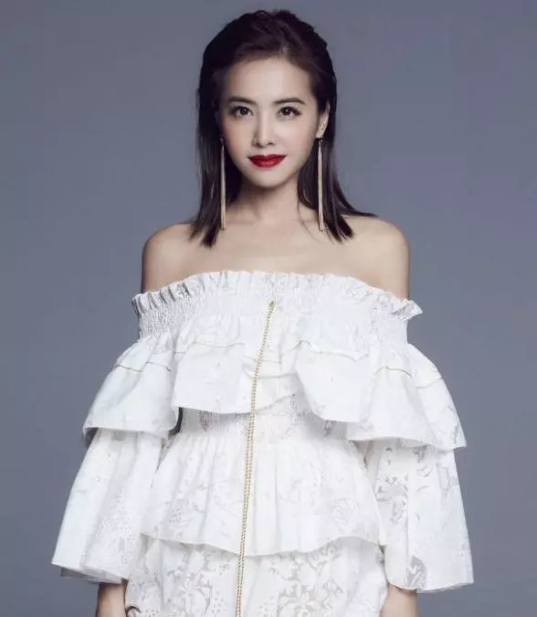 「亞洲舞娘」蔡依林太投入,褲子「滑落」沒注意,觀眾尖叫聲不斷!