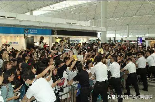 中國就是太把戲子當回事了, 看看外國人是如何「羞辱」中國明星的