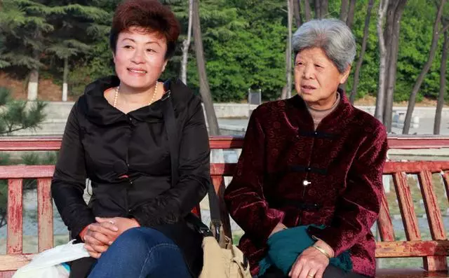 拆遷款給了大姑姐,婆婆還理直氣壯安慰我,好好奮鬥幾年就行了!