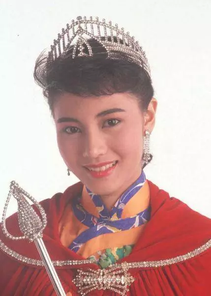 48歲李嘉欣臉部凹陷變多邊形,最美港姐成過去式,網友:嚇人
