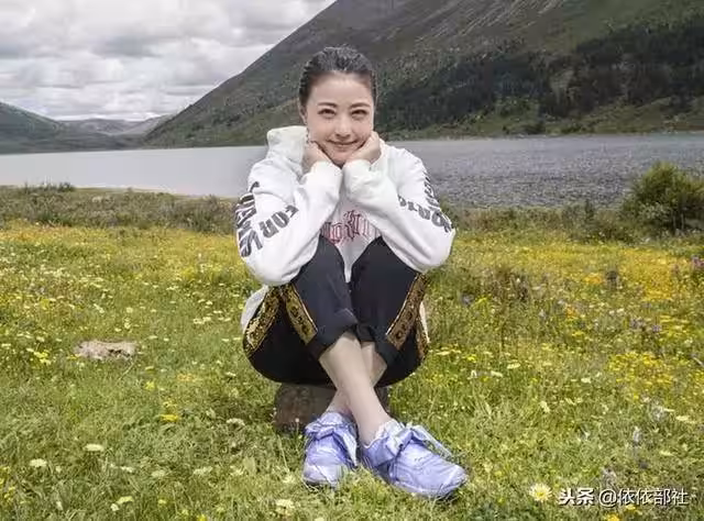 邱淑貞仍很美,周海媚仍很美,袁潔瑩仍很美,她52歲變得認不出