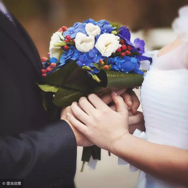 婚後婆婆逼我交出陪嫁錢給自己還債,揚言不拿錢就直接去領離/婚證