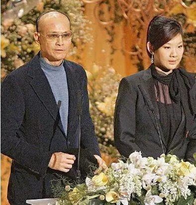67歲洪金寶和「肥貓」狀態不如72歲鄭少秋,但83歲的他才最硬朗