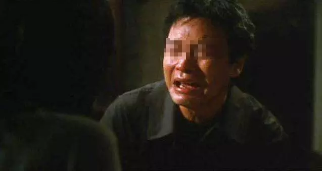 新婚夜發生火災,新郎拉起母親就跑,隔天去新娘家道歉,全完了