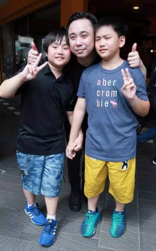 天才童星子承父業紅極一時,如今上初中變矮胖身高不及小學生!