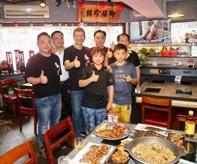 天才童星子承父業紅極一時,如今上初中變矮胖身高不及小學生!